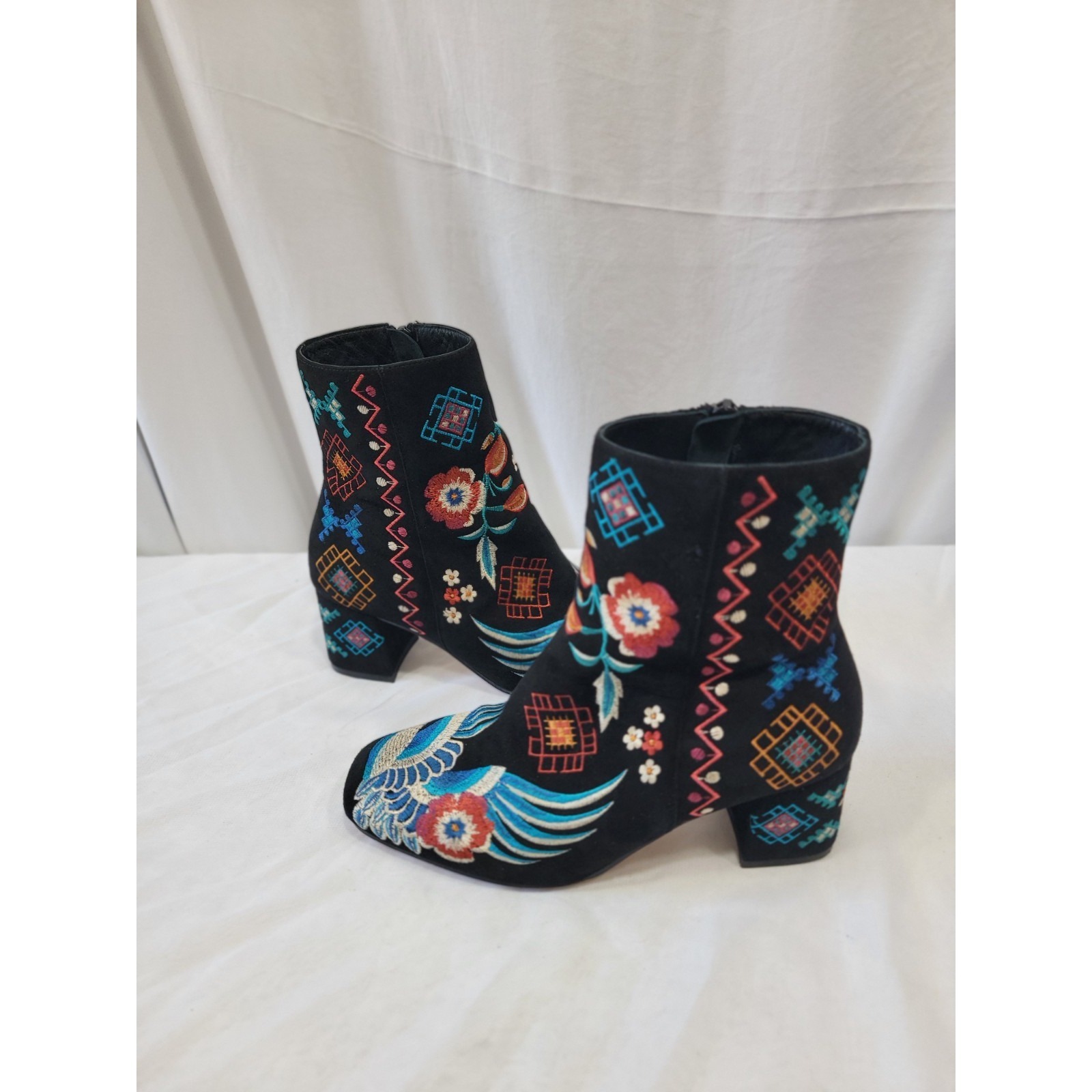 Johnny Was Women's Black Embroidered Floral Ankle Boots Size 7 Eu 37